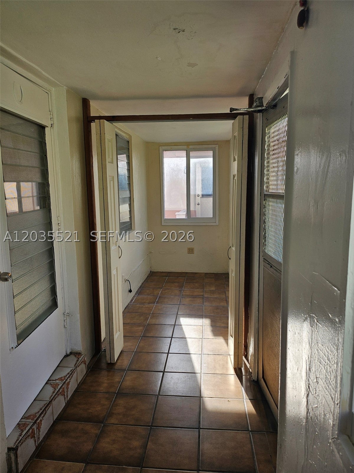 709 NE 4th Ct 6