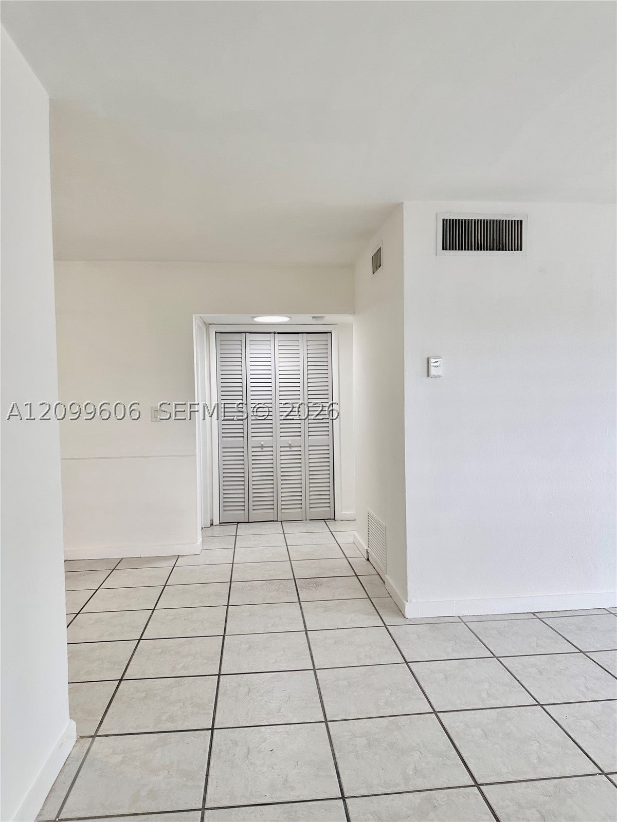 950 Biarritz Dr 4