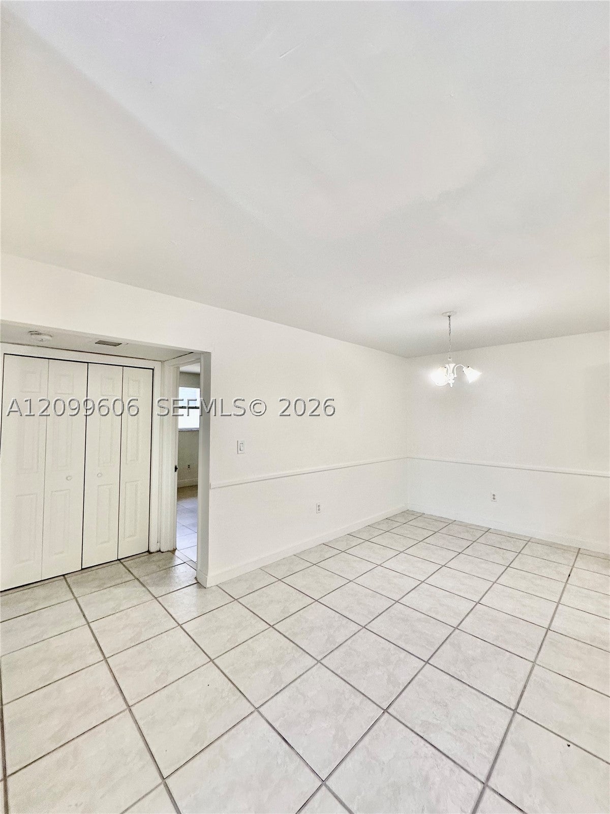 950 Biarritz Dr 4
