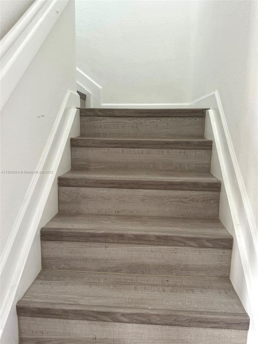 BAYWINDS OF DOMINICA AND - Residential Lease