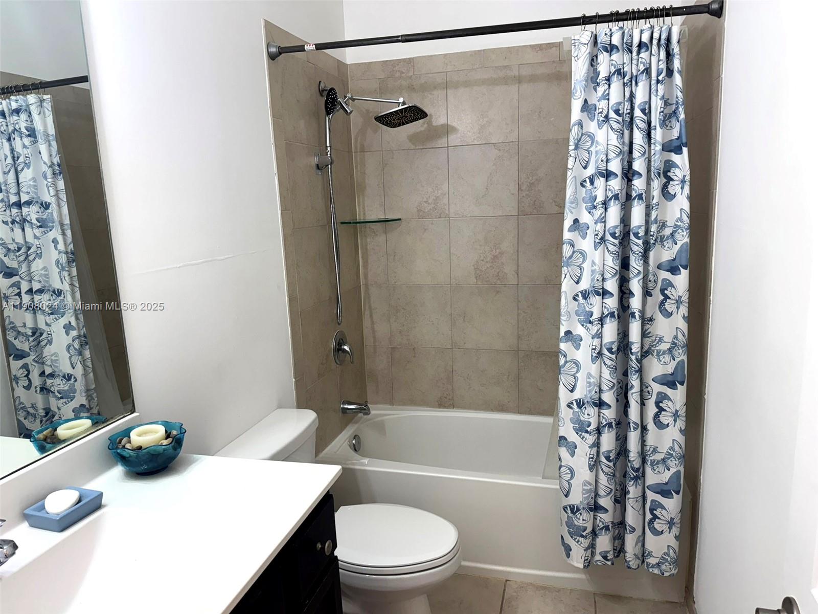 BAYWINDS OF DOMINICA AND - Residential Lease