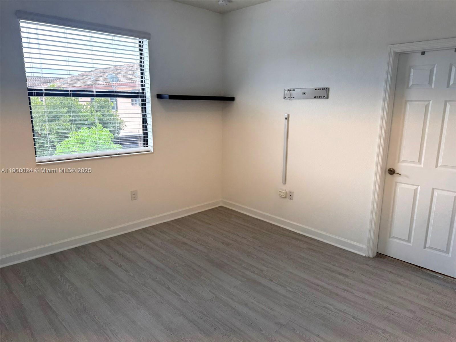 BAYWINDS OF DOMINICA AND - Residential Lease