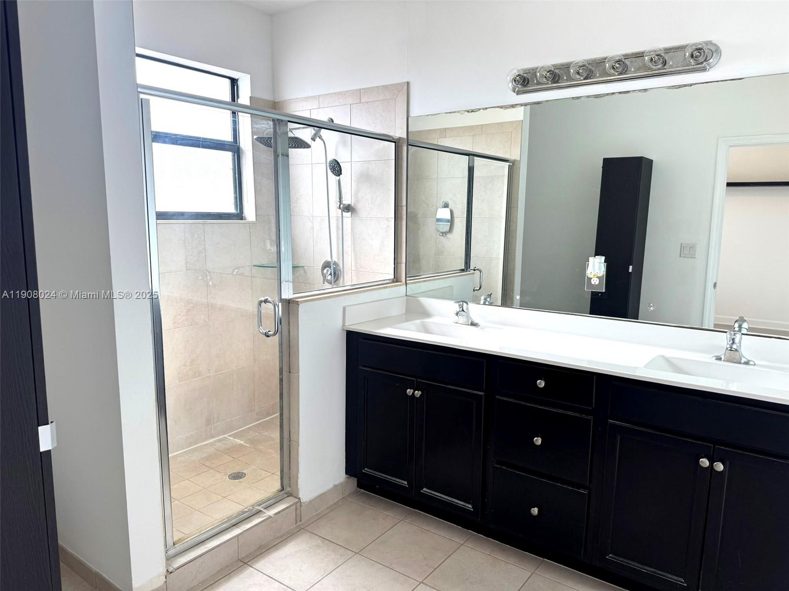 BAYWINDS OF DOMINICA AND - Residential Lease