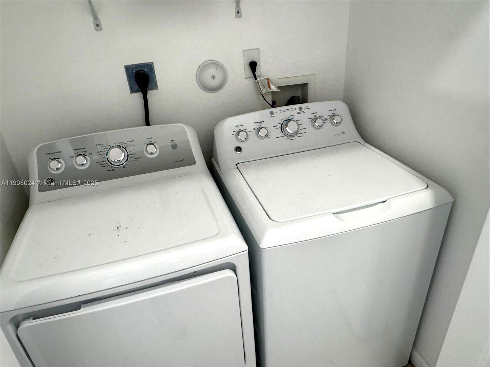 BAYWINDS OF DOMINICA AND - Residential Lease