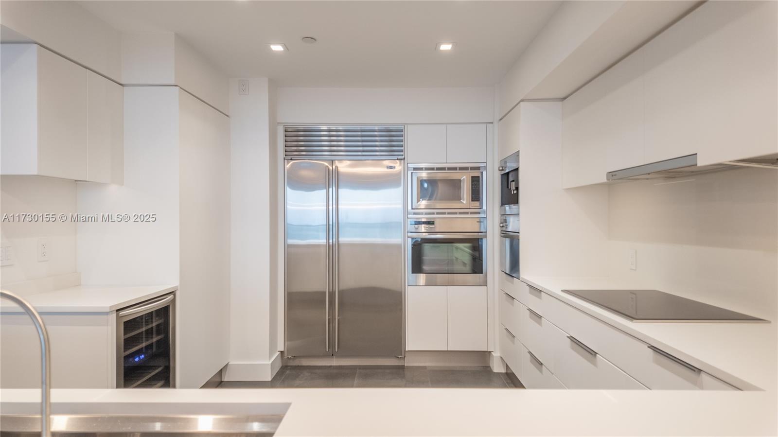 JADE RESIDENCES AT BRICKE - Residential