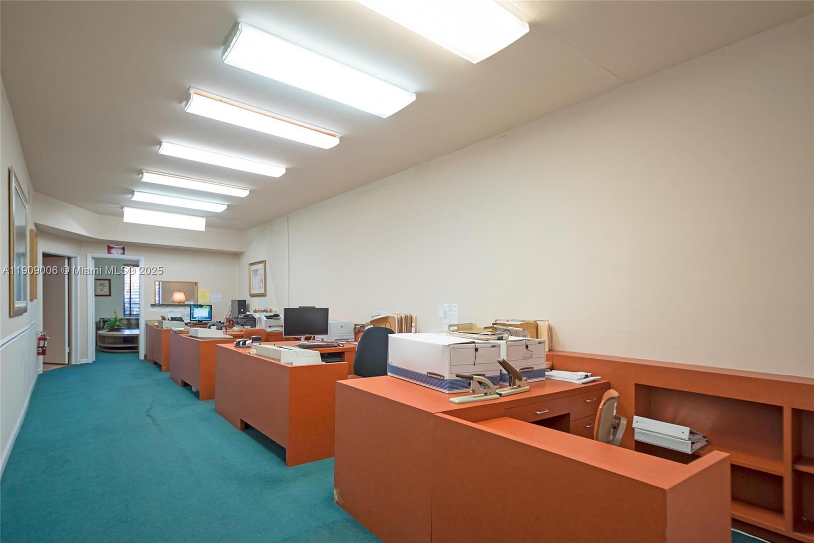 View photos, virtual tours, details... 2138 Hollywood Blvd