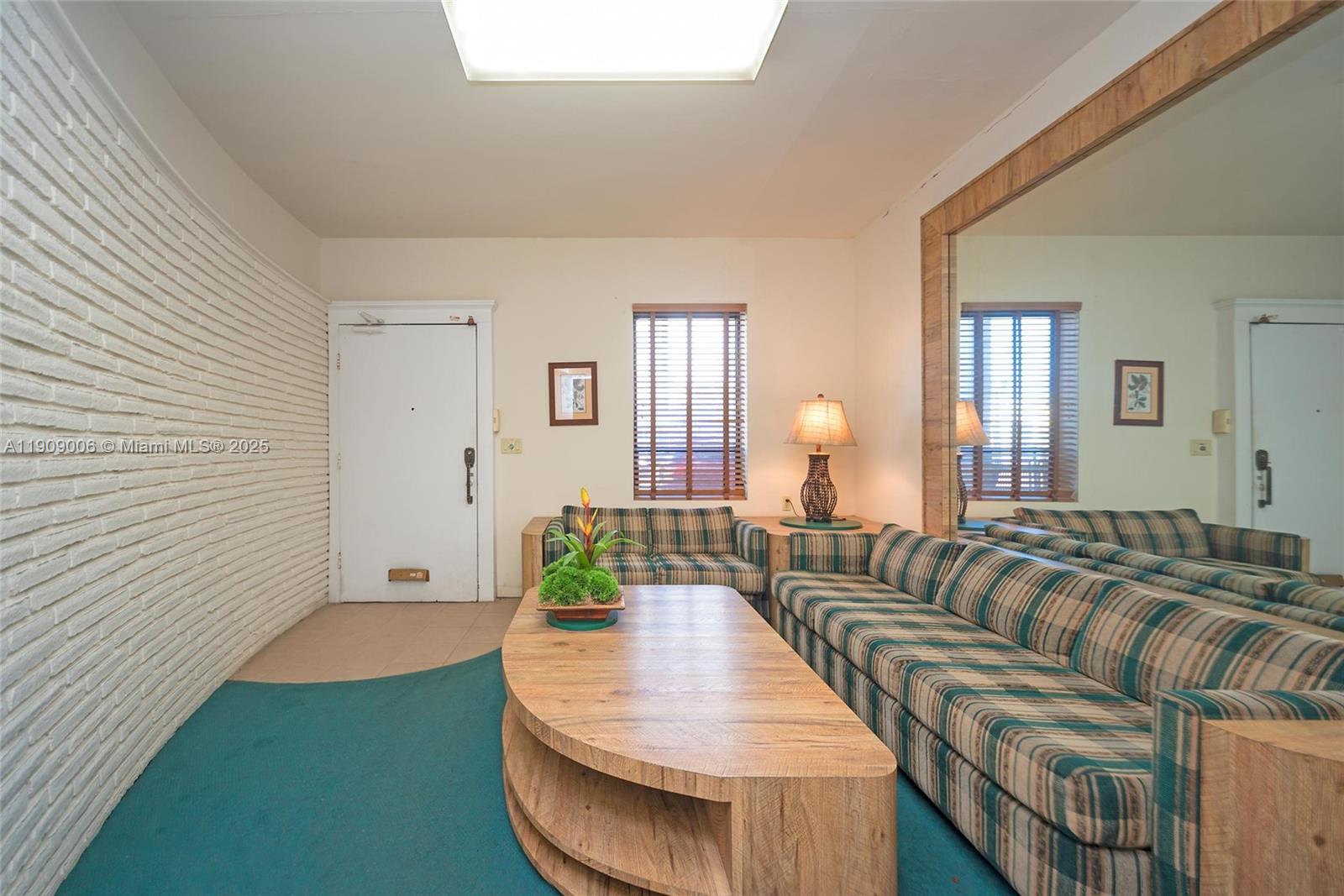 View photos, virtual tours, details... 2138 Hollywood Blvd