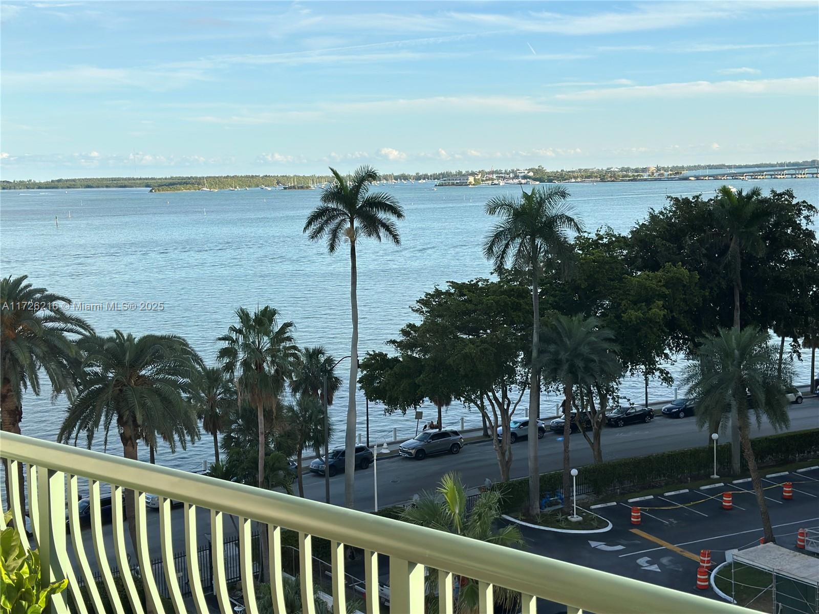 Property for Sale at 1408 Brickell Bay Dr 706, Miami, Broward County, Florida - Bedrooms: 1 
Bathrooms: 1  - $425,000