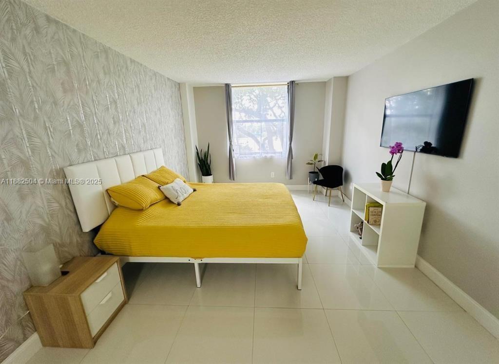 GREENWICH PH I CONDO - Residential