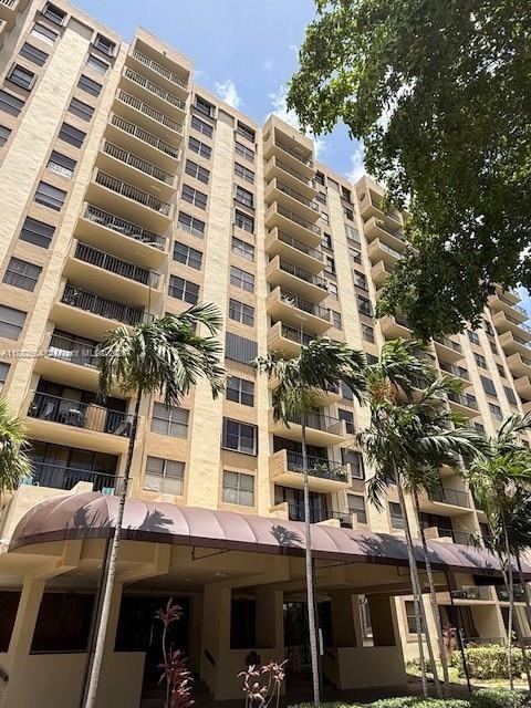 GREENWICH PH I CONDO - Residential