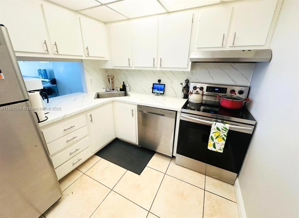 GREENWICH PH I CONDO - Residential