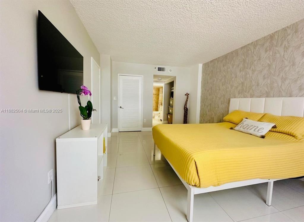 GREENWICH PH I CONDO - Residential
