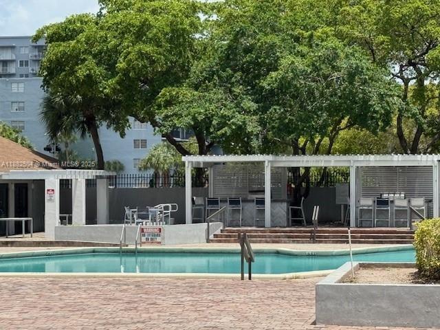 GREENWICH PH I CONDO - Residential