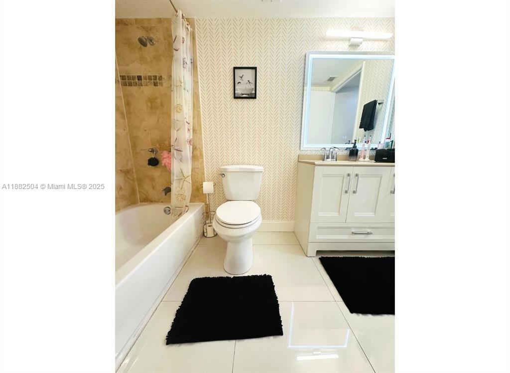 GREENWICH PH I CONDO - Residential