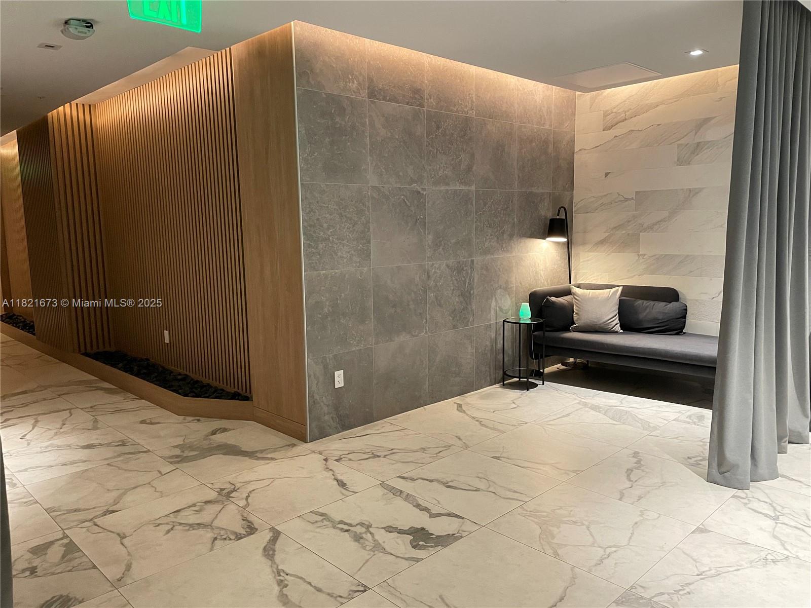 THE IVY CONDO - Residential Lease