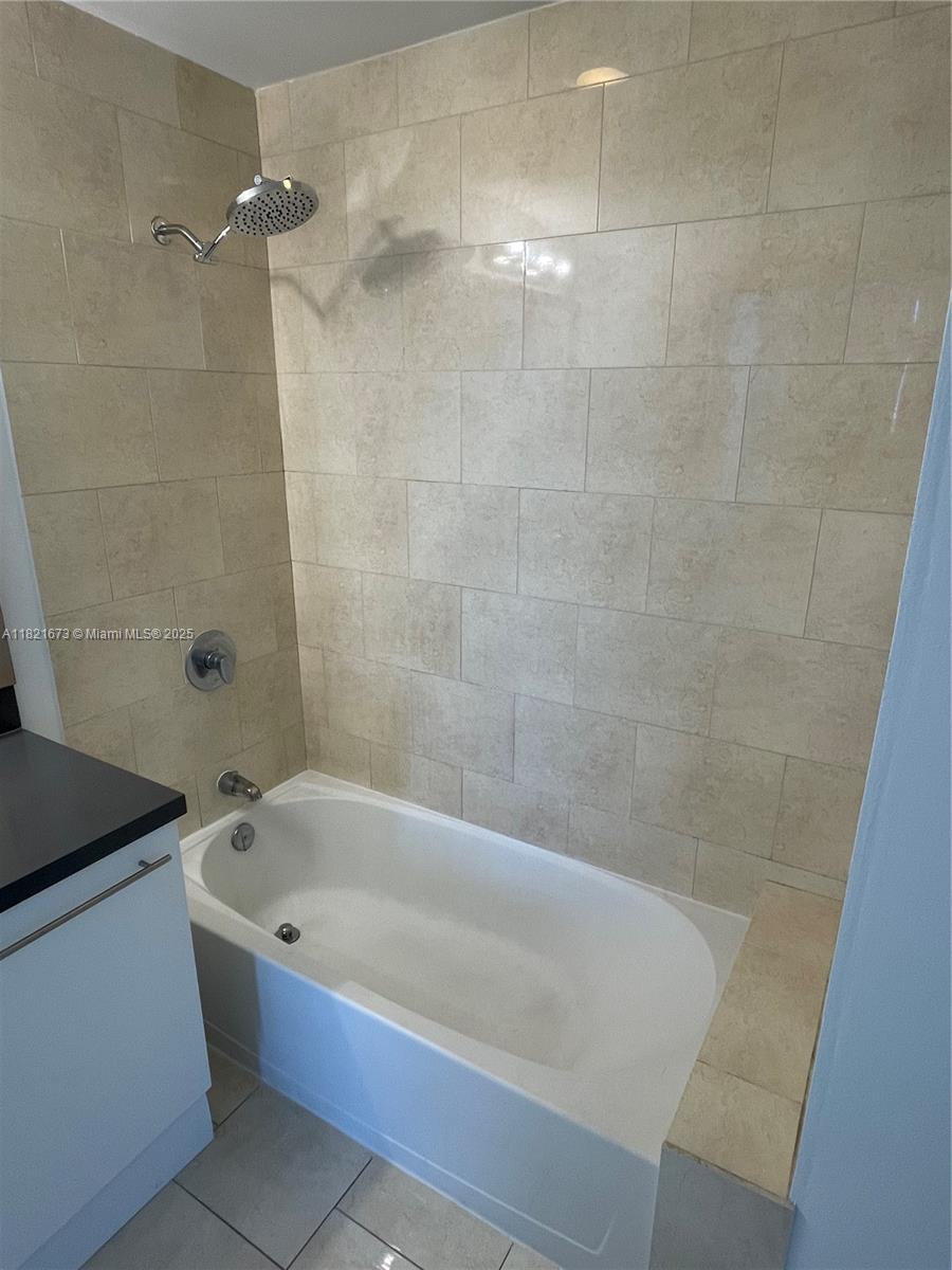 THE IVY CONDO - Residential Lease
