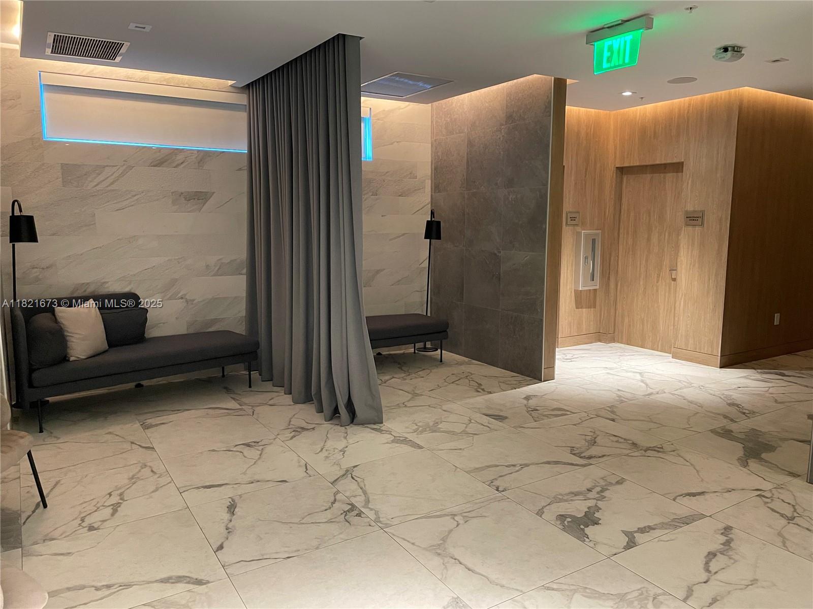 THE IVY CONDO - Residential Lease