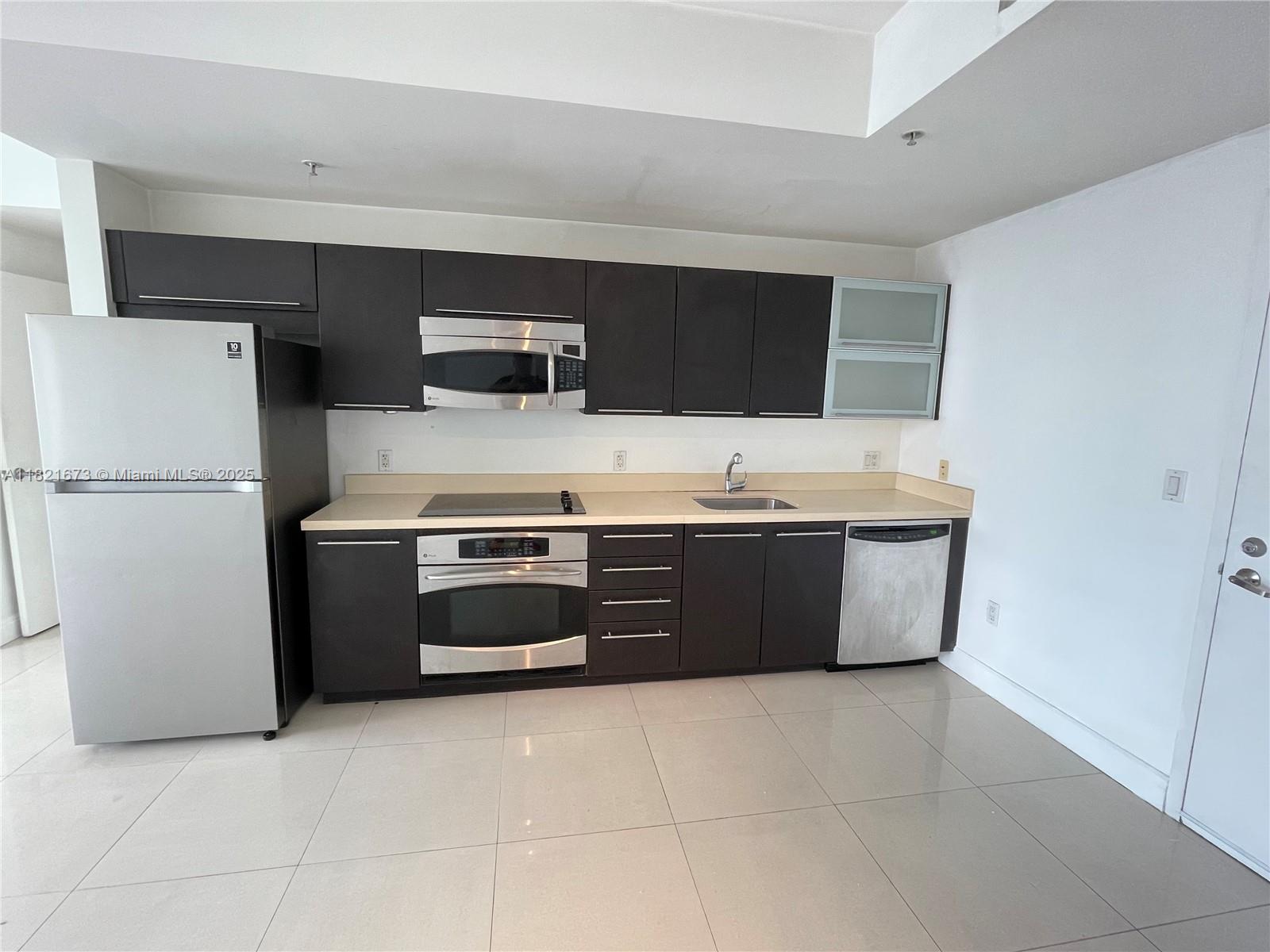 THE IVY CONDO - Residential Lease