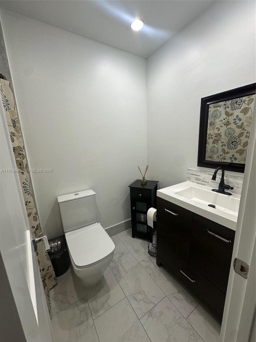 TREASURE OF KENDALL CONDO - Residential