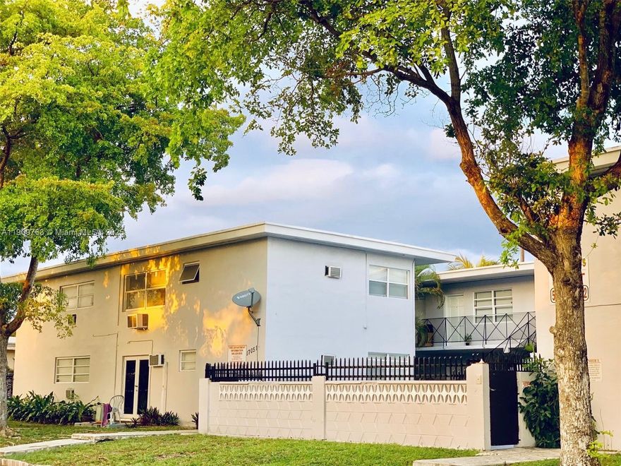 Newly refreshed 2 bedroom pool side home in North Miami Beach!  Well styled unit in beautiful location nestled on tree lined streets, close to parks, restaurants and so much more.