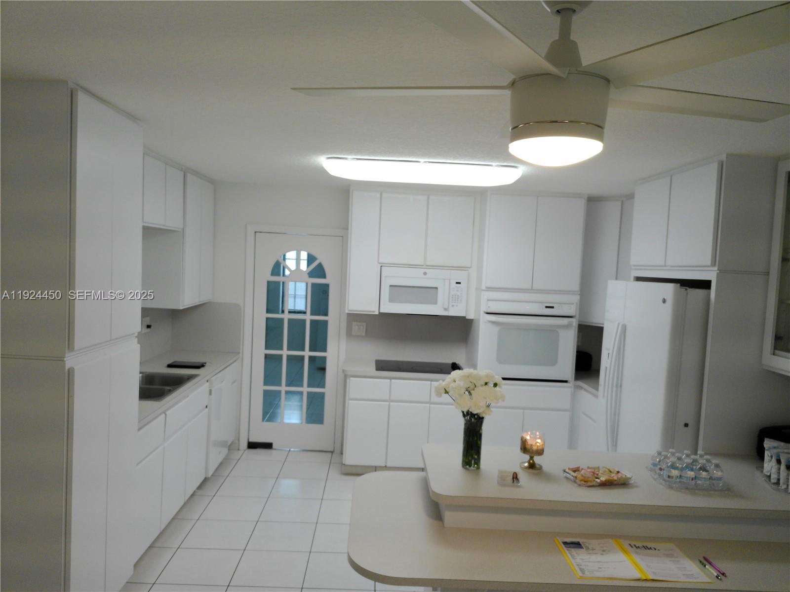 FAIRFIELD MANORS - Residential