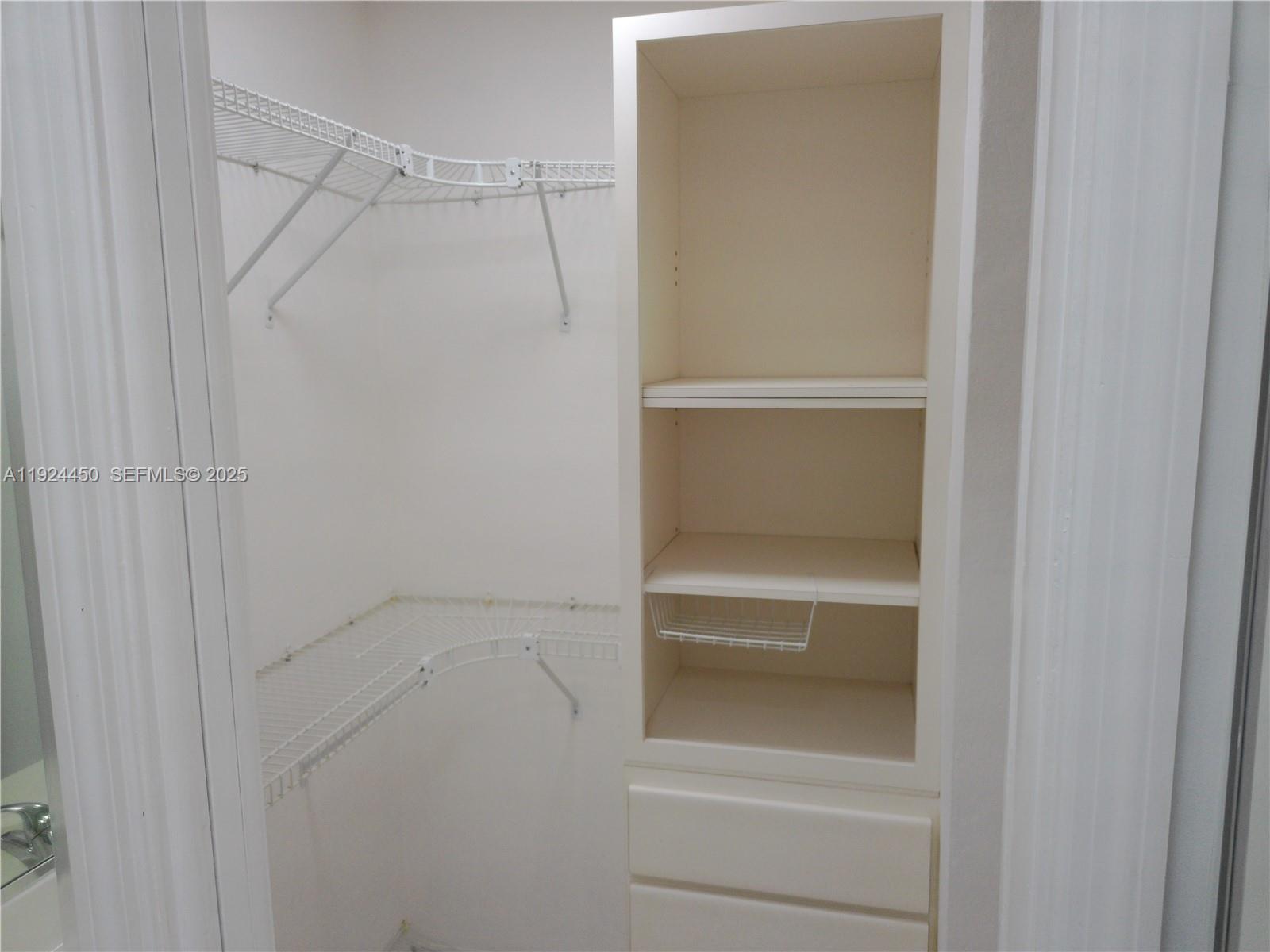 FAIRFIELD MANORS - Residential