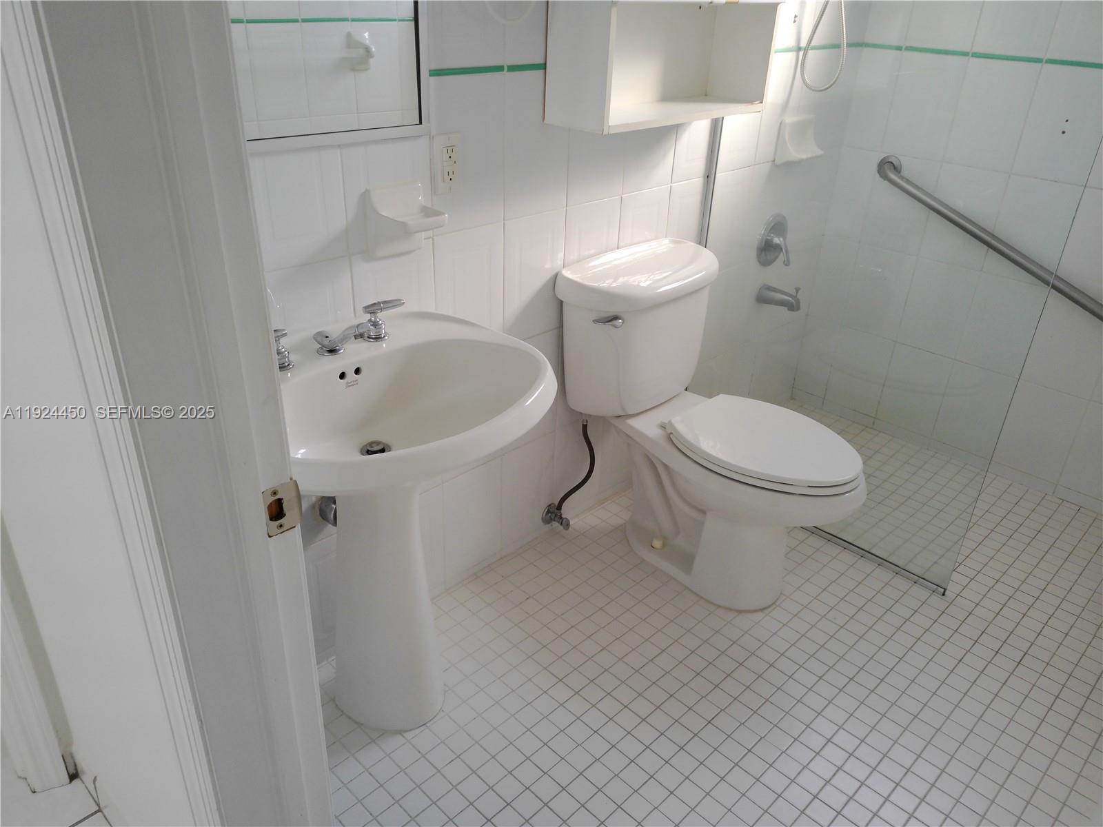 FAIRFIELD MANORS - Residential