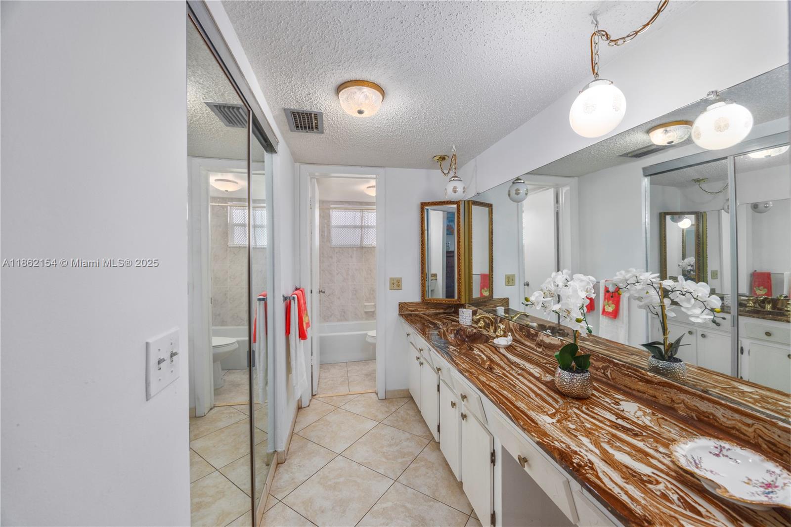 TOPAZ SOUTH CONDO - Residential