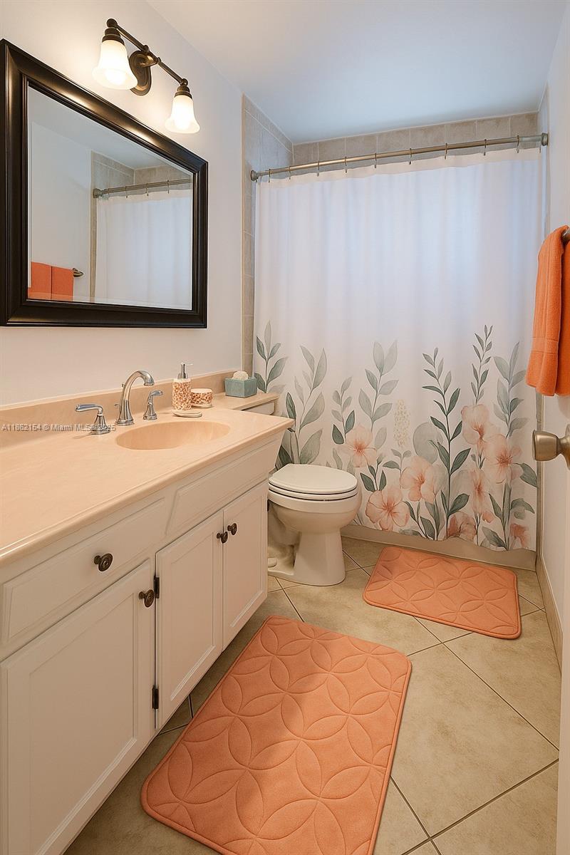 TOPAZ SOUTH CONDO - Residential