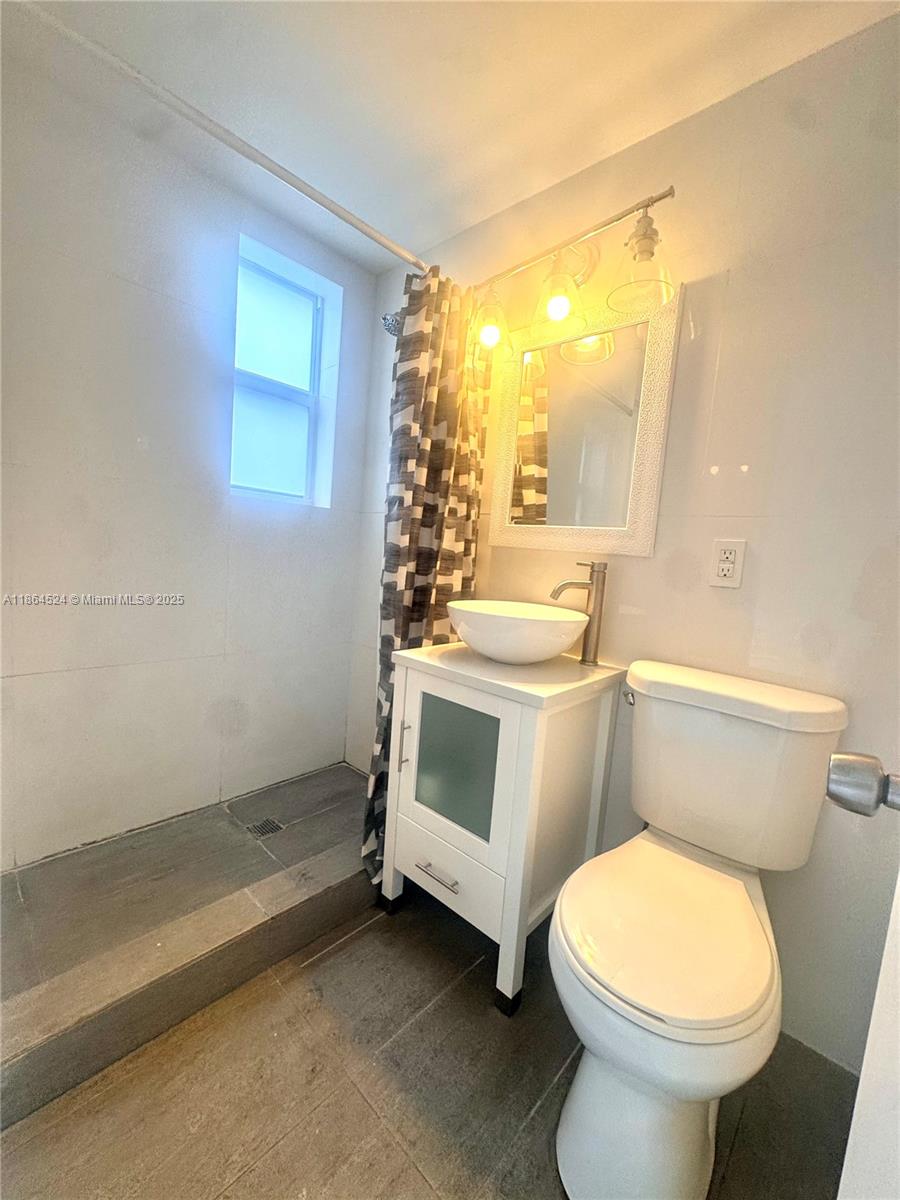 THE OAKS AT SOUTH MIAMI C - Residential Lease