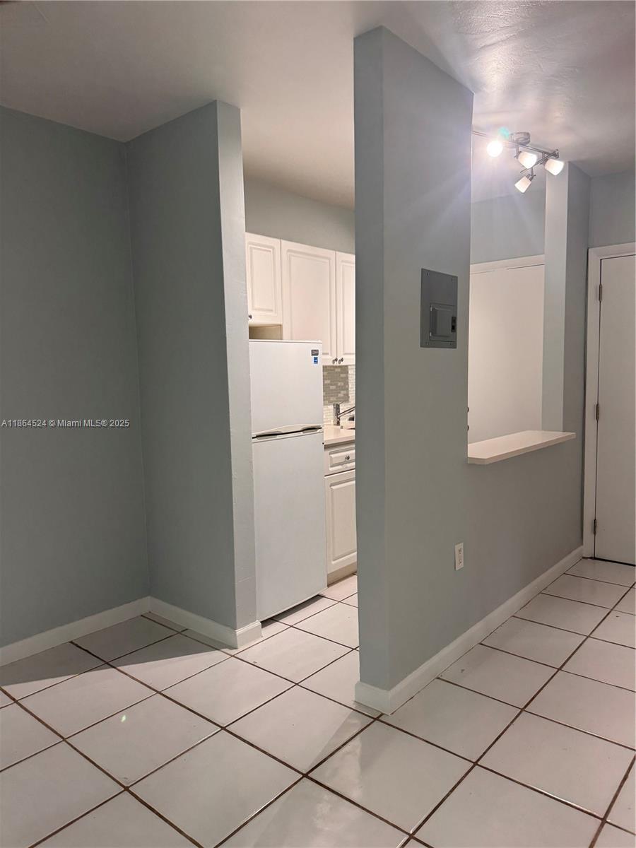 THE OAKS AT SOUTH MIAMI C - Residential Lease