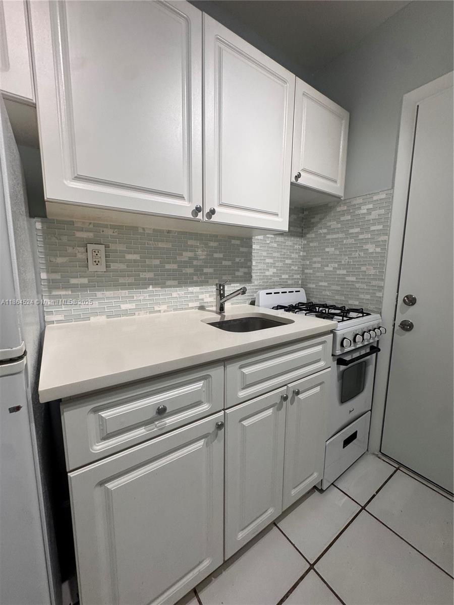 THE OAKS AT SOUTH MIAMI C - Residential Lease