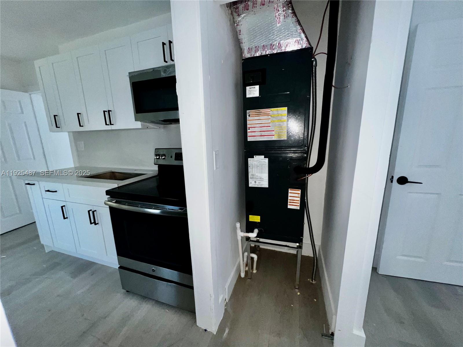 IDLEWILD PARK - Residential Lease