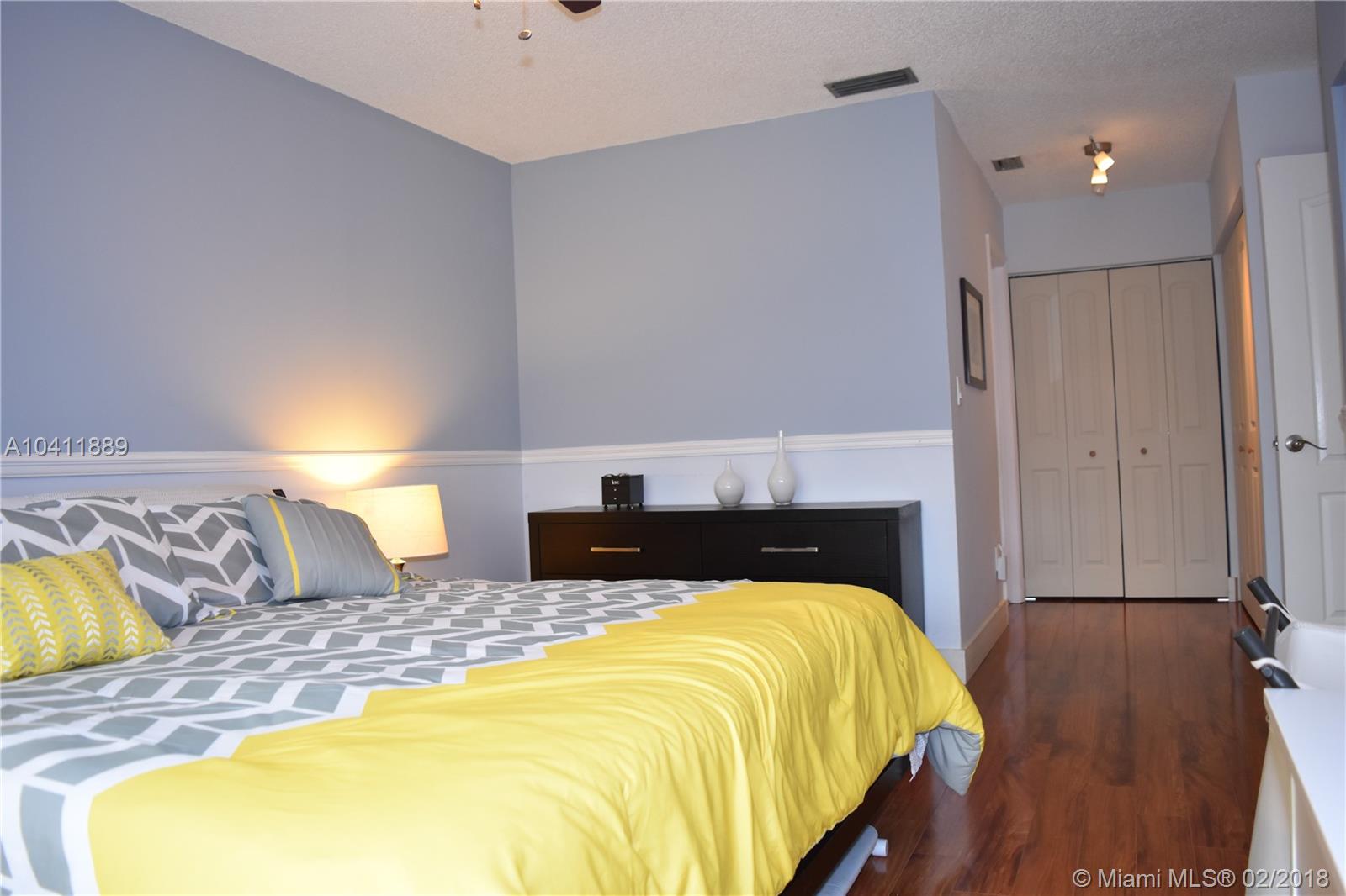 COSTA DEL SOL CONDO E - Residential