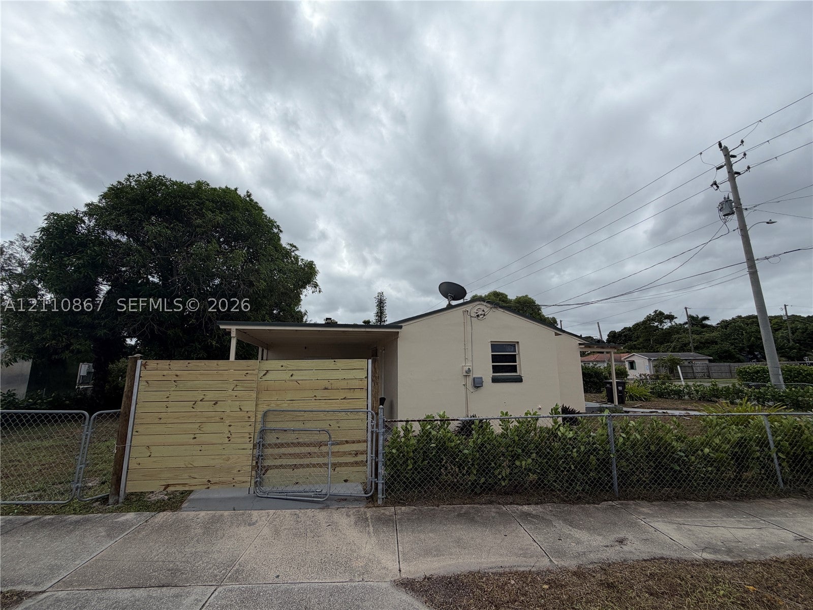 3616 Greenwood Ave
