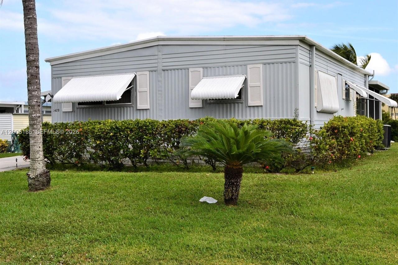 SANDALFOOT COVE SEC 1 - Residential Lease