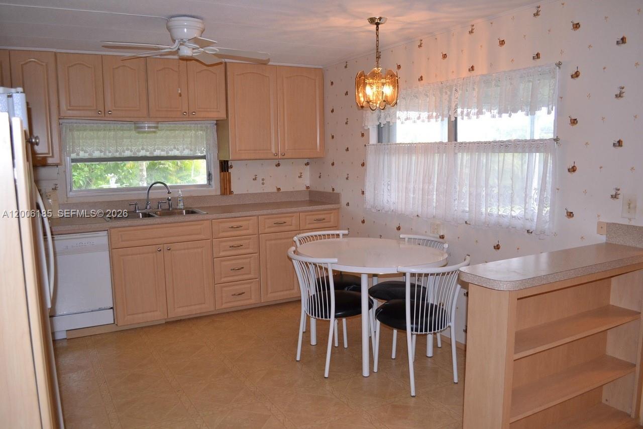 SANDALFOOT COVE SEC 1 - Residential Lease