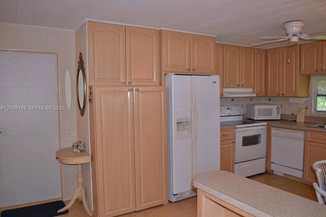 SANDALFOOT COVE SEC 1 - Residential Lease