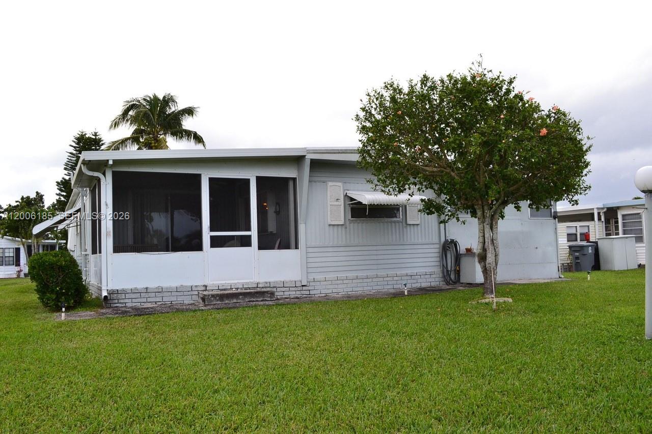 SANDALFOOT COVE SEC 1 - Residential Lease