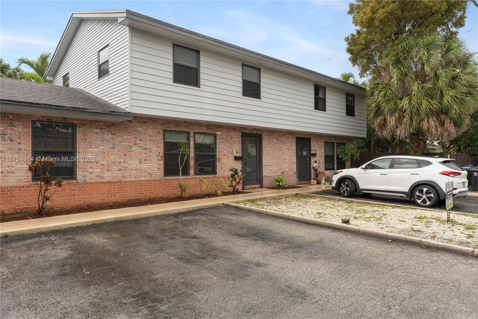 Rental Property at 832 Ne 18th Ct 832, Fort Lauderdale, Broward County, Florida - Bedrooms: 3 
Bathrooms: 2  - $3,100 MO.