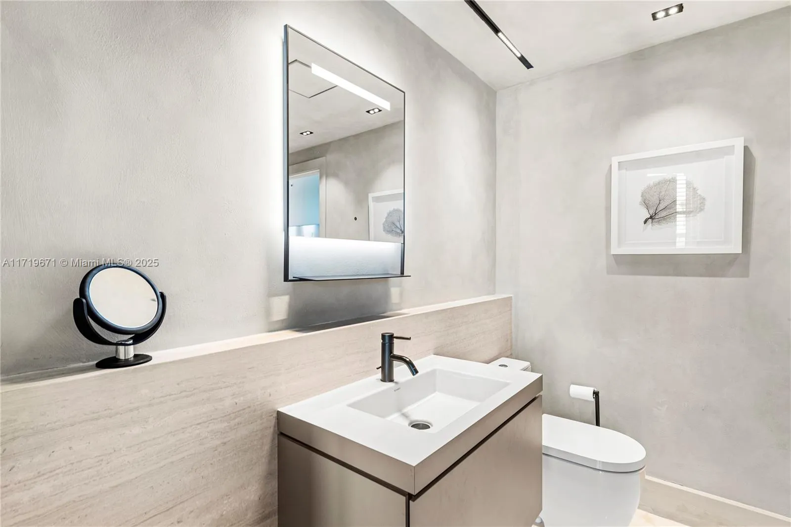 Miami, Florida 33133, United States, 4 Bedrooms Bedrooms, ,4 BathroomsBathrooms,Residential,Active,21080