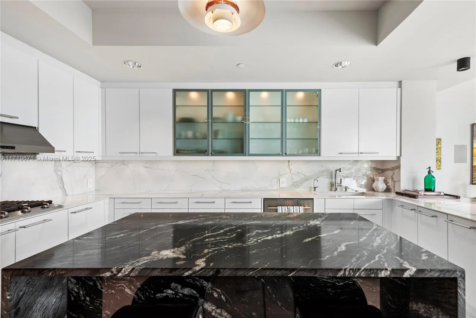 Miami, Florida 33133, United States, 4 Bedrooms Bedrooms, ,4 BathroomsBathrooms,Residential,Active,21080