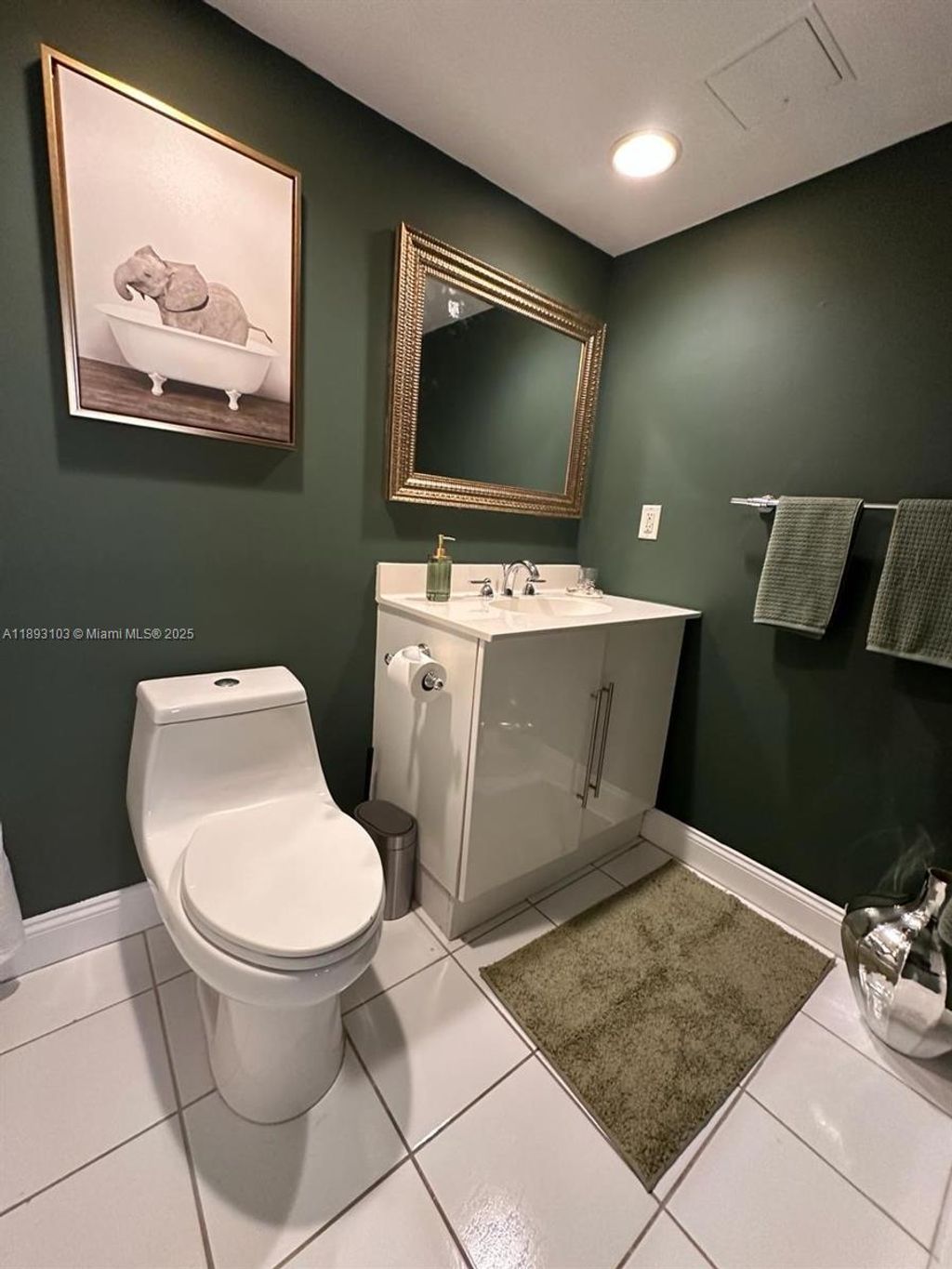 Photo of 3000 S Ocean Dr #612, Hollywood, FL 33019 (MLS # A11893103)