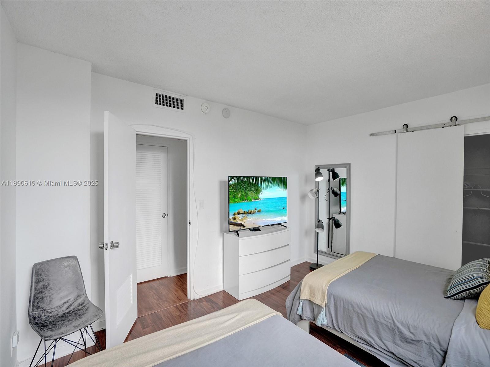 TIDES ON HOLLYWOOD BEACH - Residential