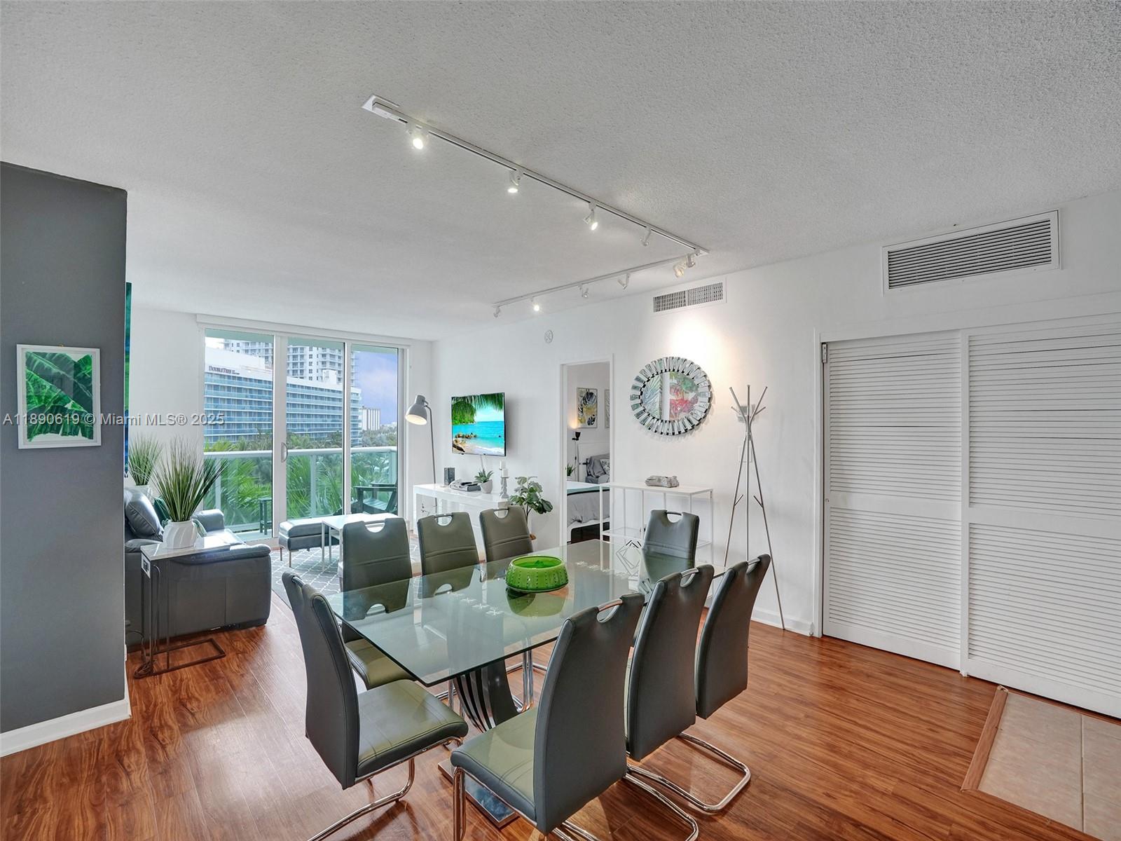 TIDES ON HOLLYWOOD BEACH - Residential