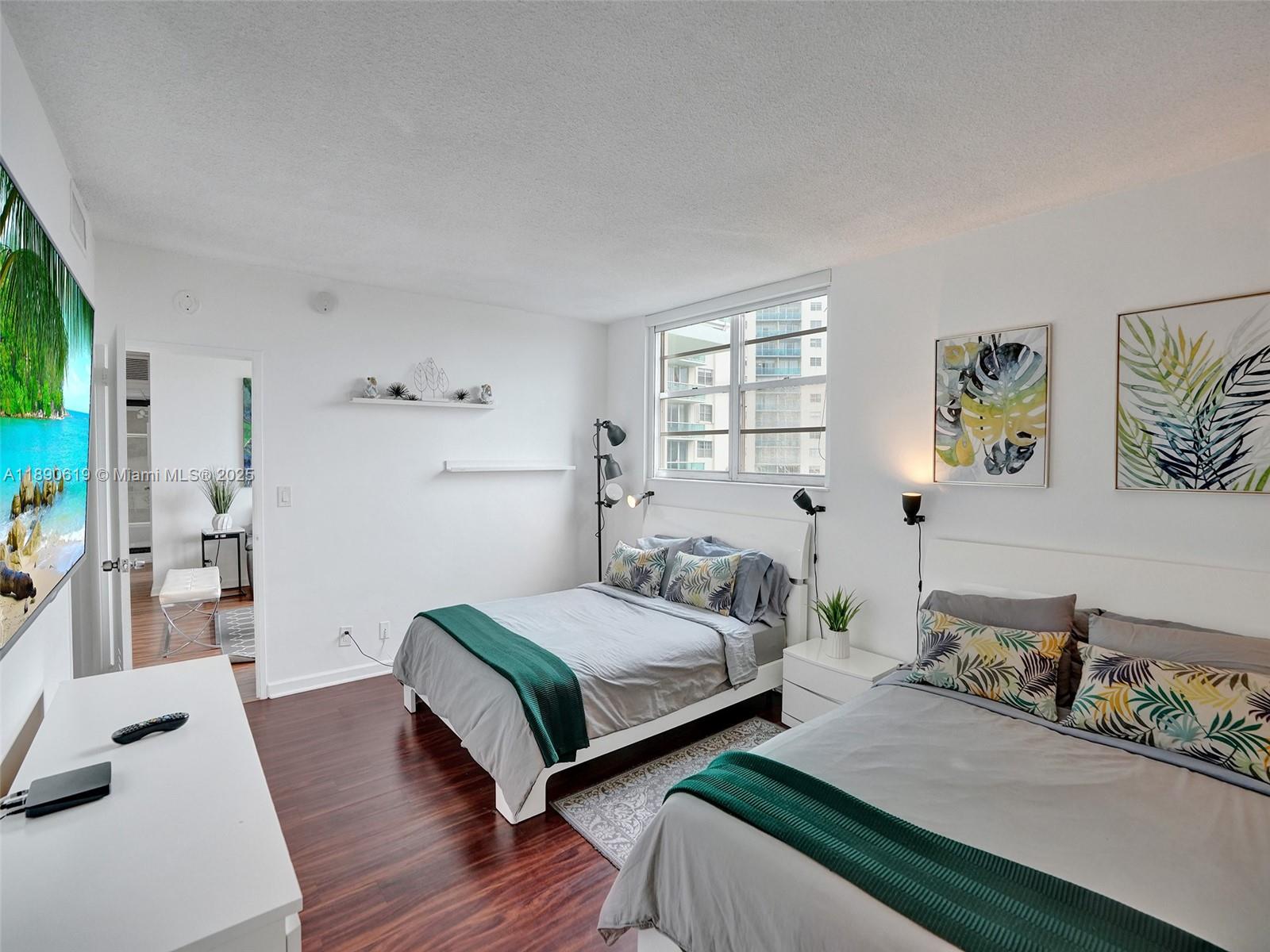 TIDES ON HOLLYWOOD BEACH - Residential