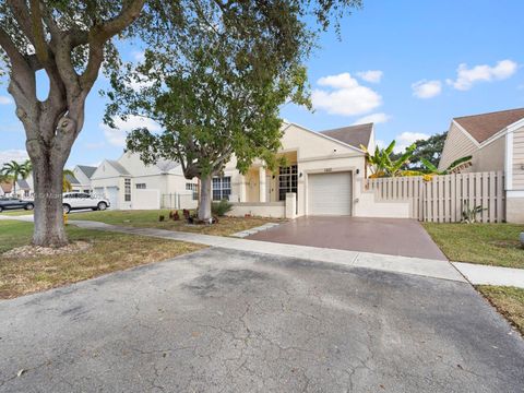 Photo of 1431 SW 85th Ave, Pembroke Pines, FL 33025 (MLS # A11915805)