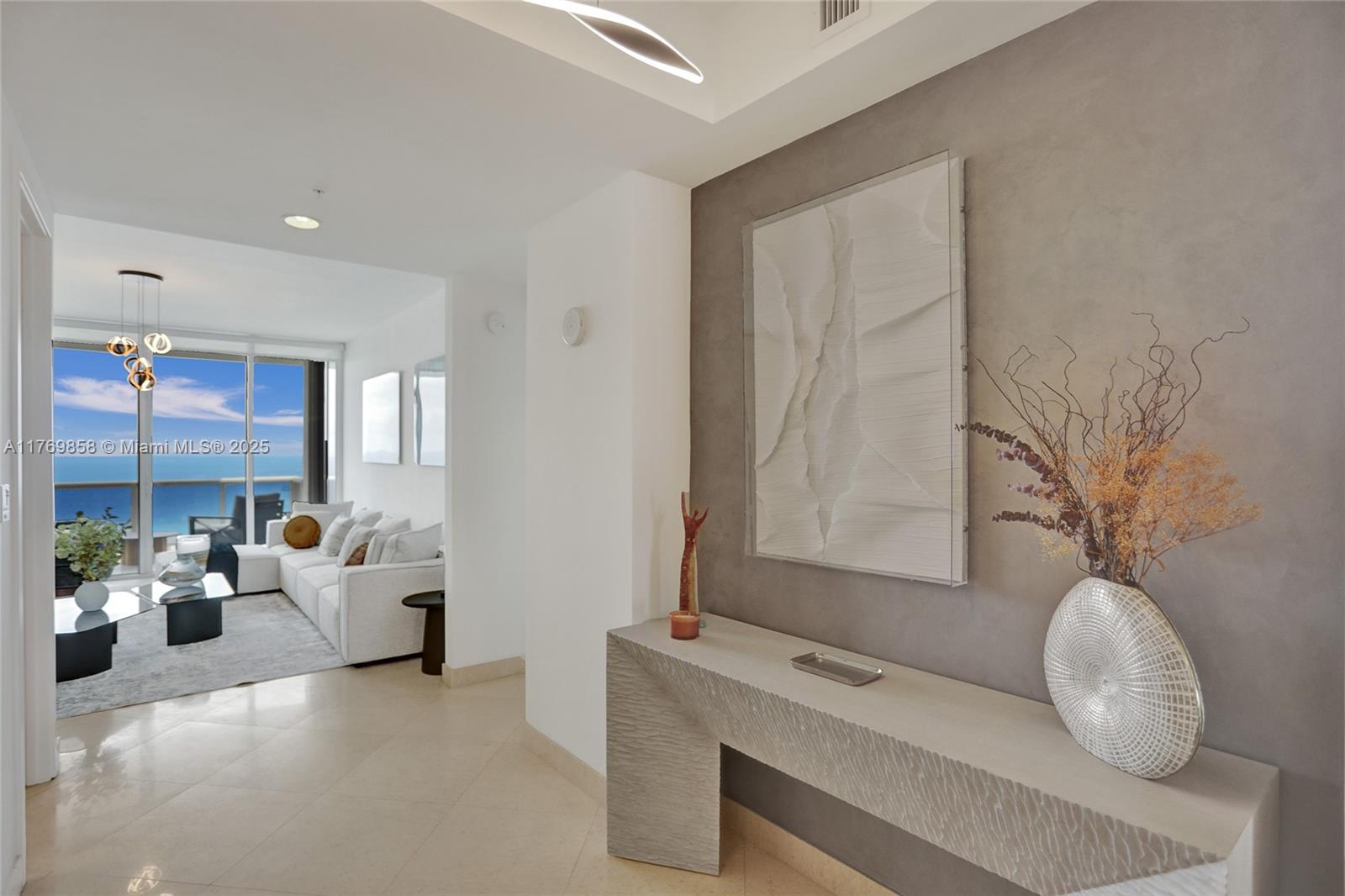 18101 Collins Ave 3504