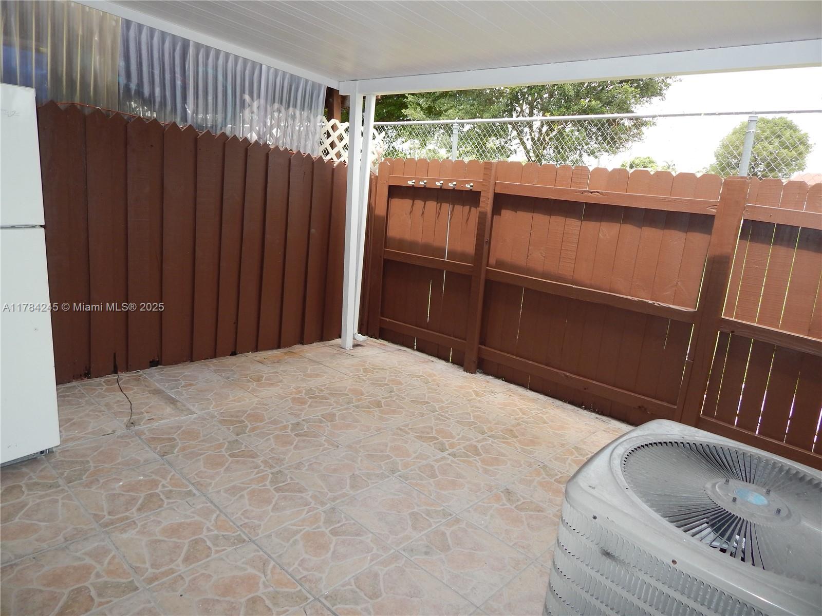 OASIS EN MANGO HILL CONDO - Residential Lease