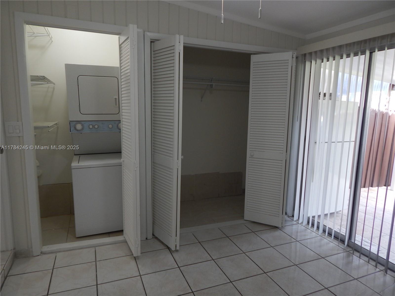 OASIS EN MANGO HILL CONDO - Residential Lease